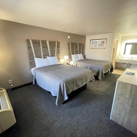 נאטשז Excellent Inn & Suites מראה חיצוני תמונה